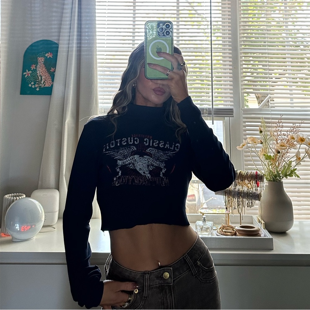 Forever 21 Navy Graphic Mock Neck Crop Top